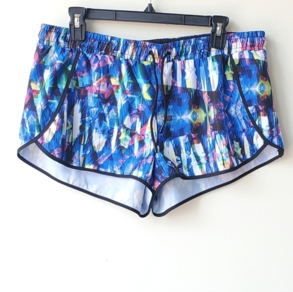 Fabletics Multicolor Shorts - Picture 3 of 6